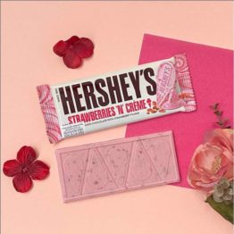 Hersheys Strawberries N Creme Bar 39G