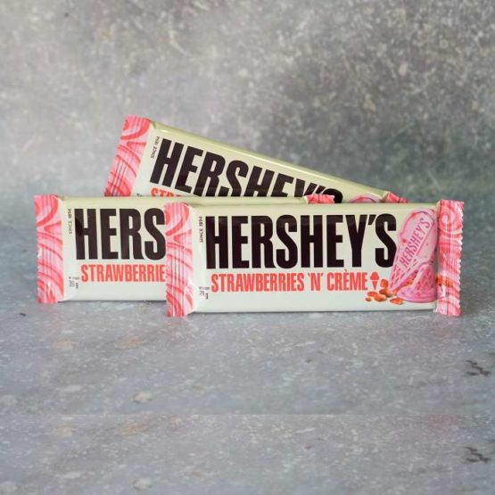 Hersheys Strawberries N Creme Bar 39G