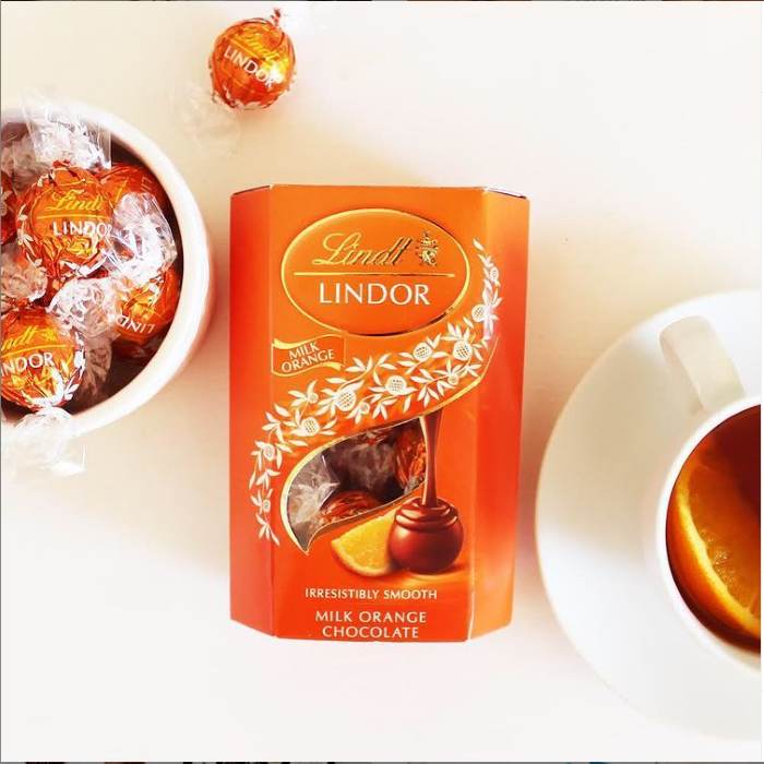 Buy Lindt Lindor Milk Orange Truffles 200g 