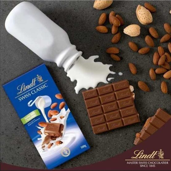 Lindt Swiss Milk Chocolate with Almonds Bar 100G