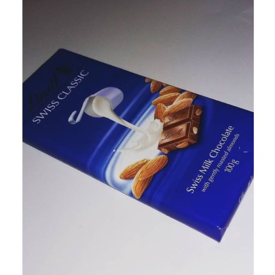 Lindt Swiss Milk Chocolate with Almonds Bar 100G