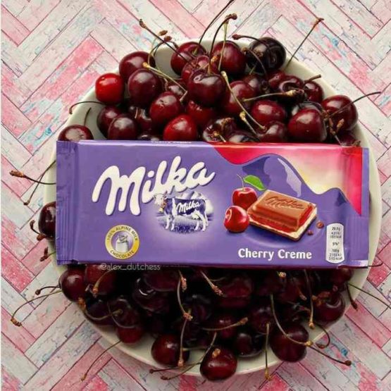 Milka Cherry Creme Milk Chocolate Bar 100G