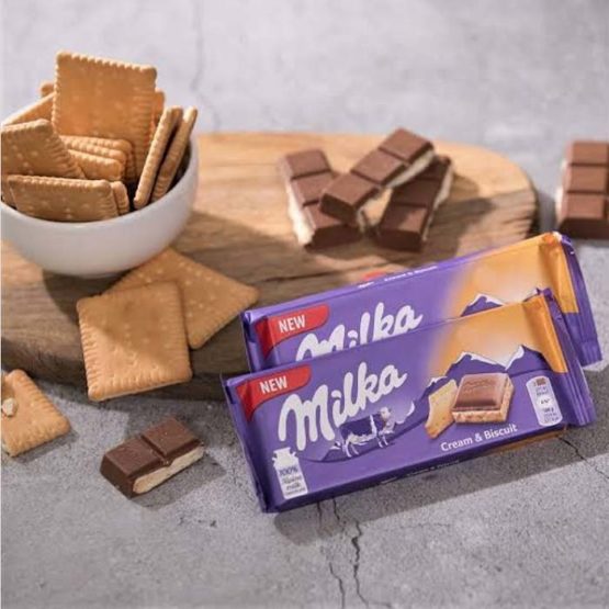 Milka Cream & Biscuit Milk Chocolate Bar 100G